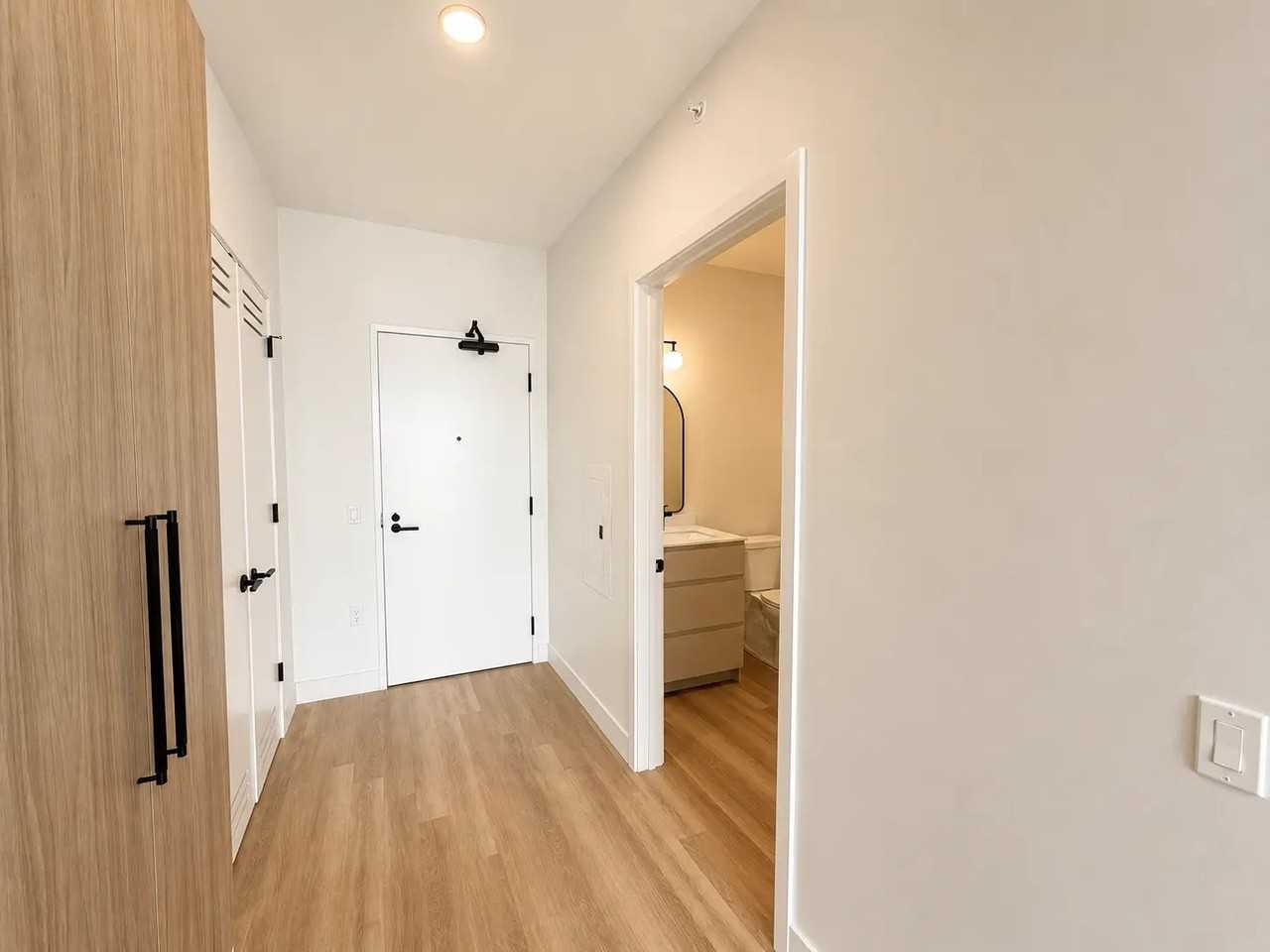 225 N Ada St - Photo 5 of 9