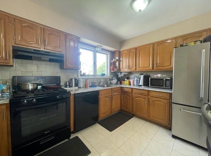 14 Lincoln Pl Fl 2 #FL2 - Photo 7 of 10