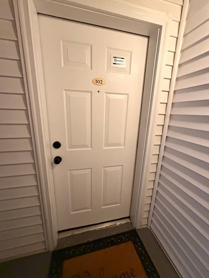 6522 Lake Park Dr #102 - Photo 4 of 20