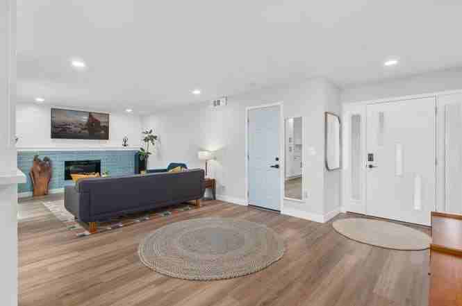 4311 Janan Way - Photo 2 of 17