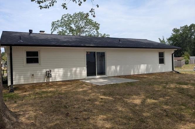 5001 University Dr - Photo 2 of 11