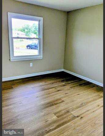 5001 University Dr - Photo 5 of 11