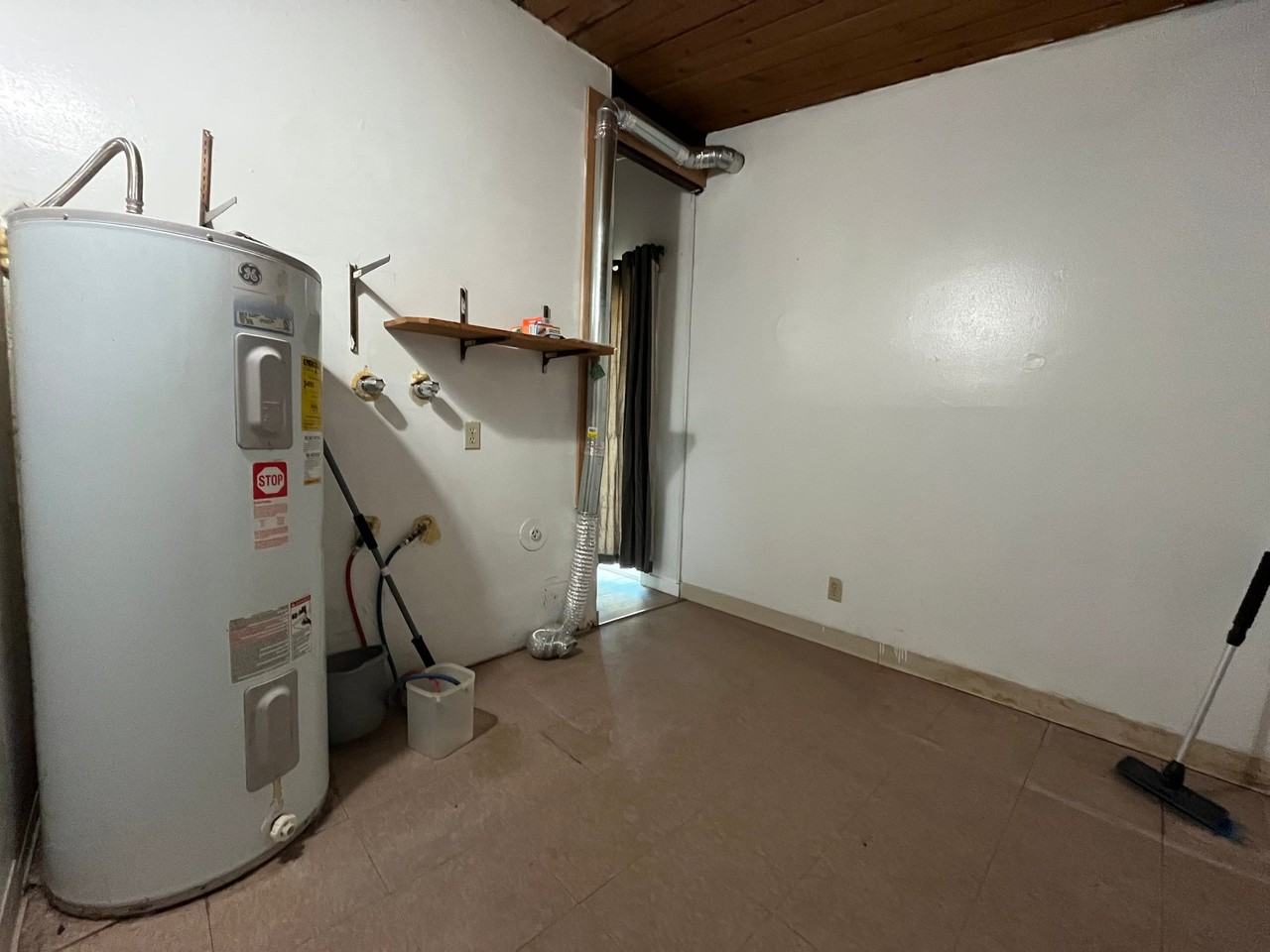 7315 11th Ave Ne #B - Photo 4 of 8
