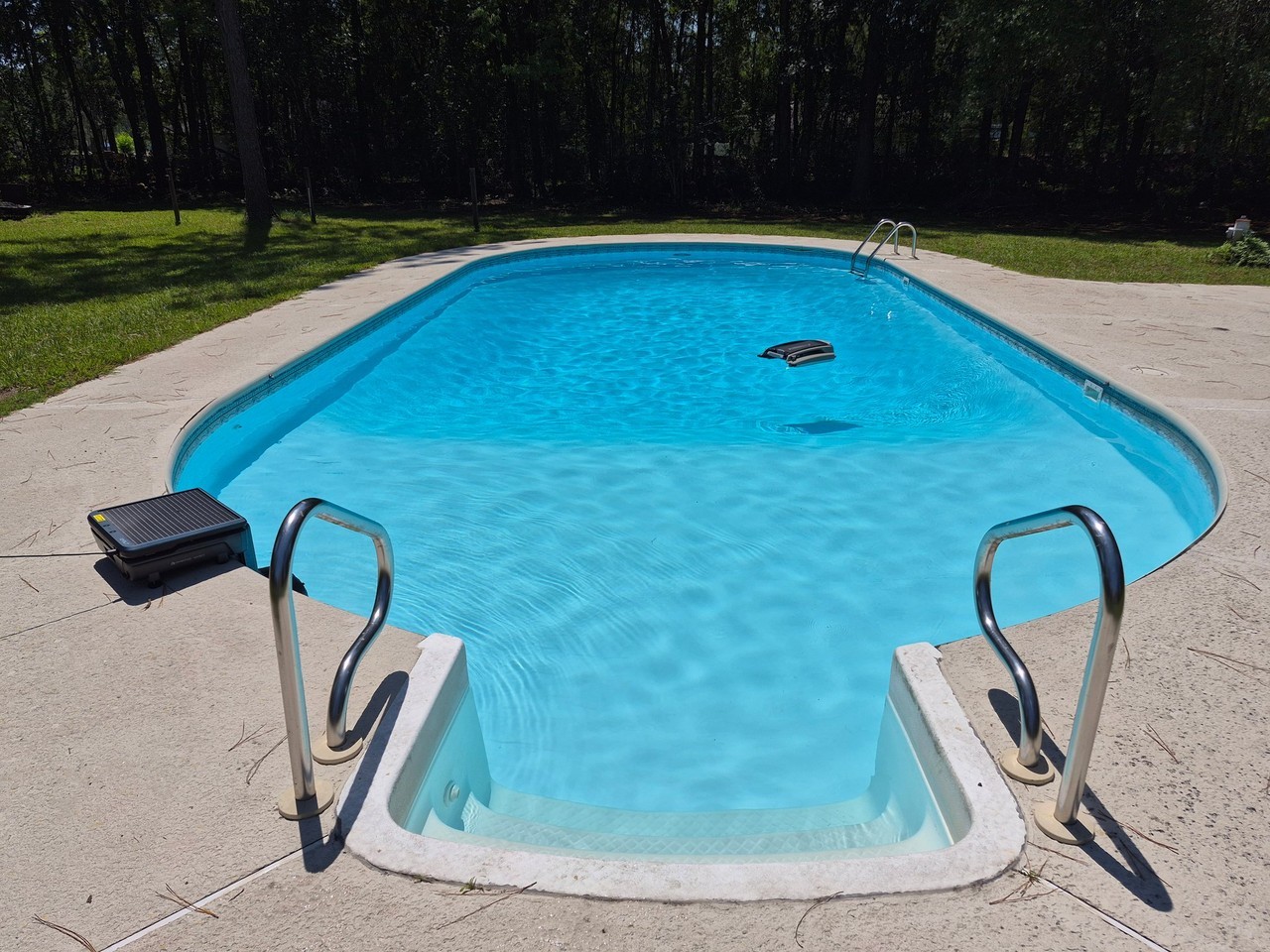 1275 Surrey Gln - Photo 2 of 7