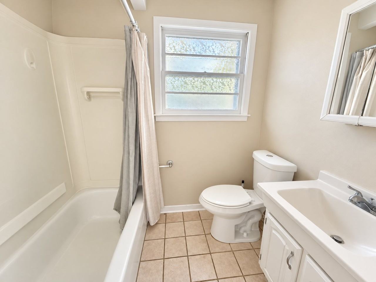 18 W Delaware Dr - Photo 6 of 14