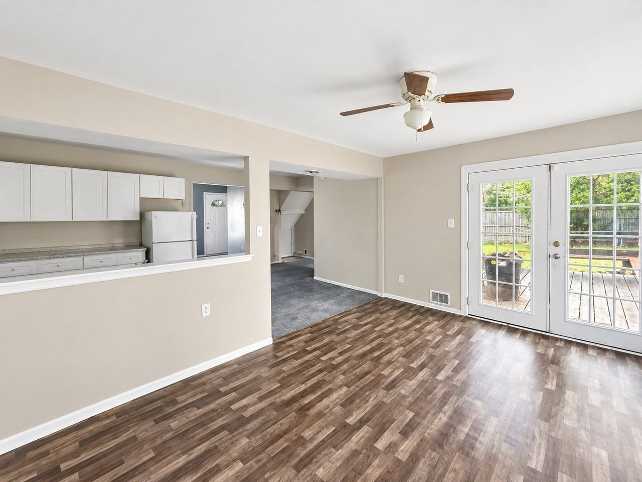 20 Commodore Ct - Photo 4 of 12