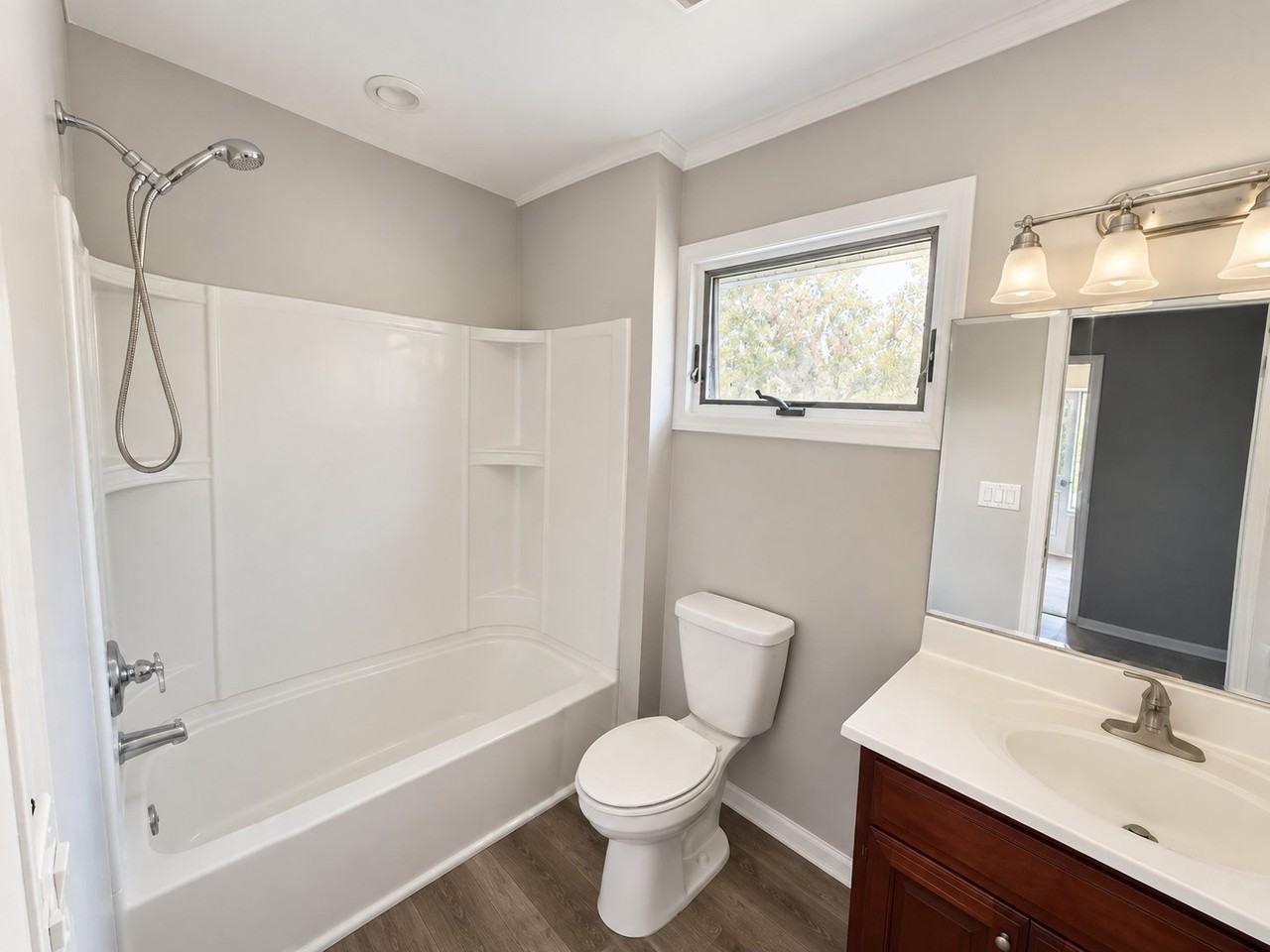 20 Commodore Ct - Photo 6 of 12
