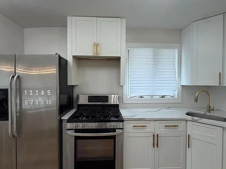 213 Sumner Ave #2 - Photo 4 of 11