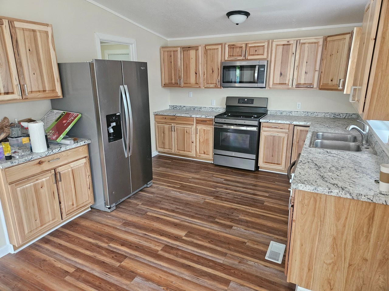 312 S Cedar St - Photo 2 of 18