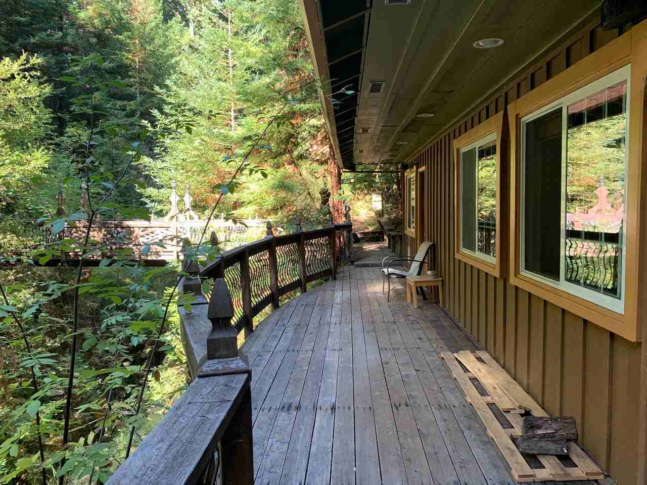 435 Hubbard Gulch Rd - Photo 2 of 9