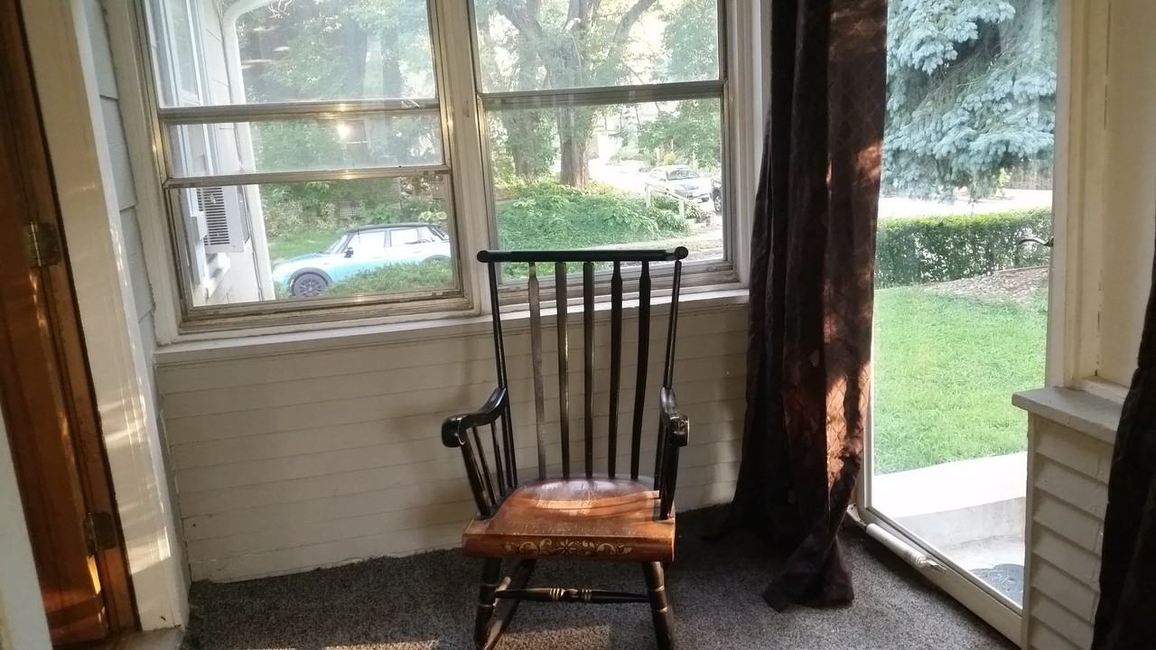 1723 S 58th St - Photo 3 of 7