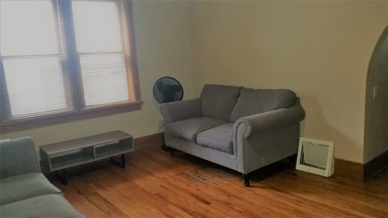 1723 S 58th St - Photo 4 of 7