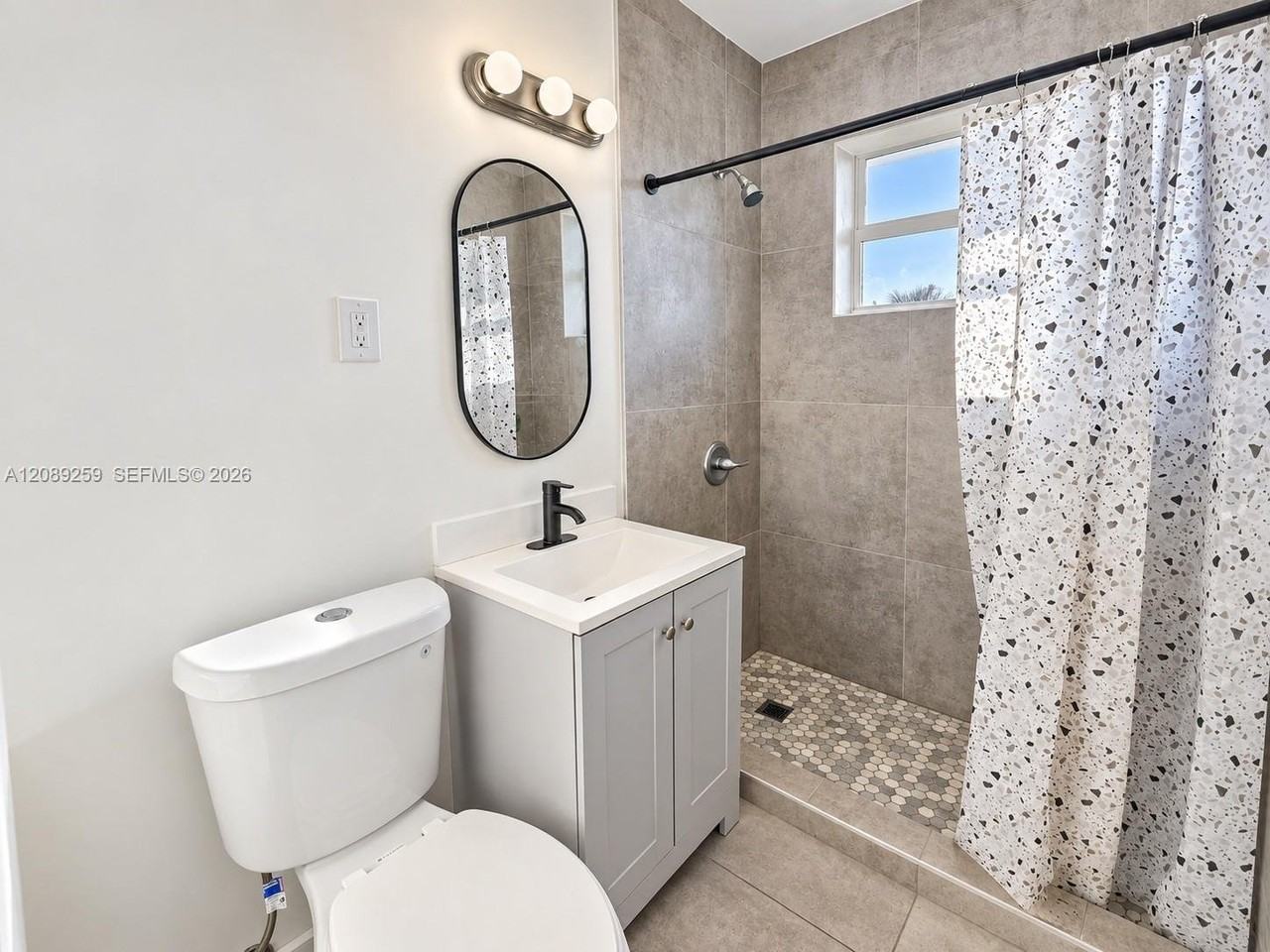 926 79th Ter #6 - Photo 4 of 7