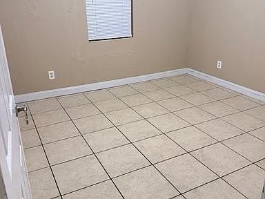 1109 Wedgewood Cir - Photo 2 of 13