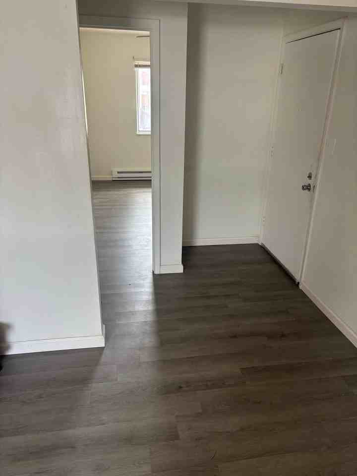 102 S Pocahantas St #3 - Photo 2 of 5