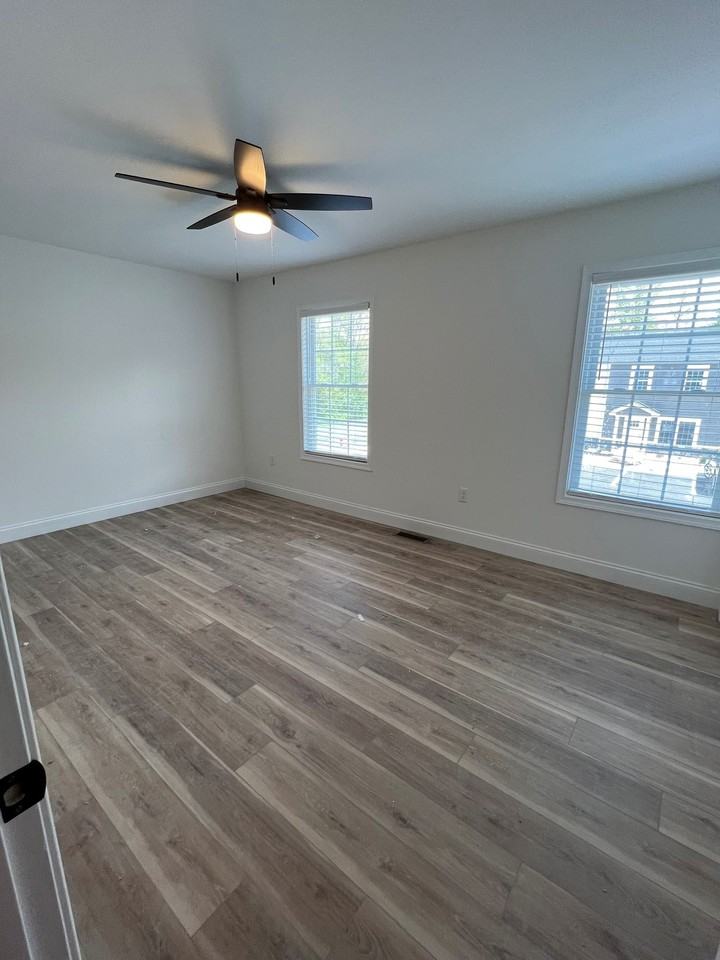 129 20th St - Photo 5 of 12