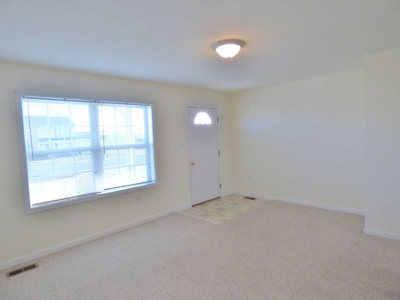 9359 Redtop Ct #9359 - Photo 4 of 15