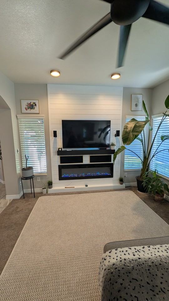 740 S Clearwater Ct - Photo 2 of 10