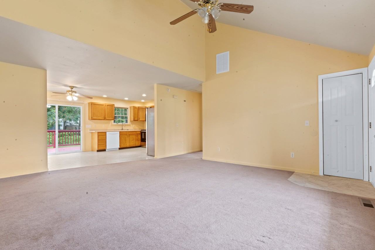 30540 Brannigan Dr - Photo 2 of 18