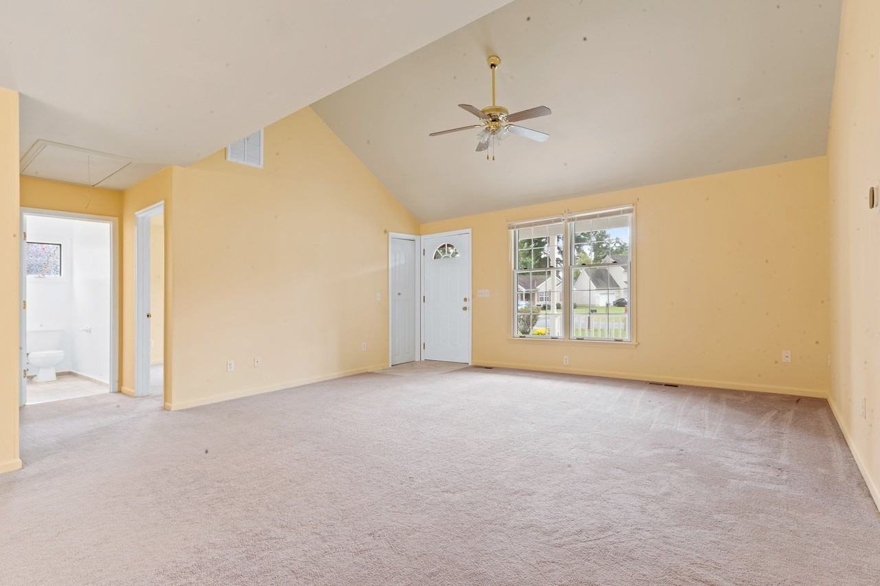 30540 Brannigan Dr - Photo 3 of 18