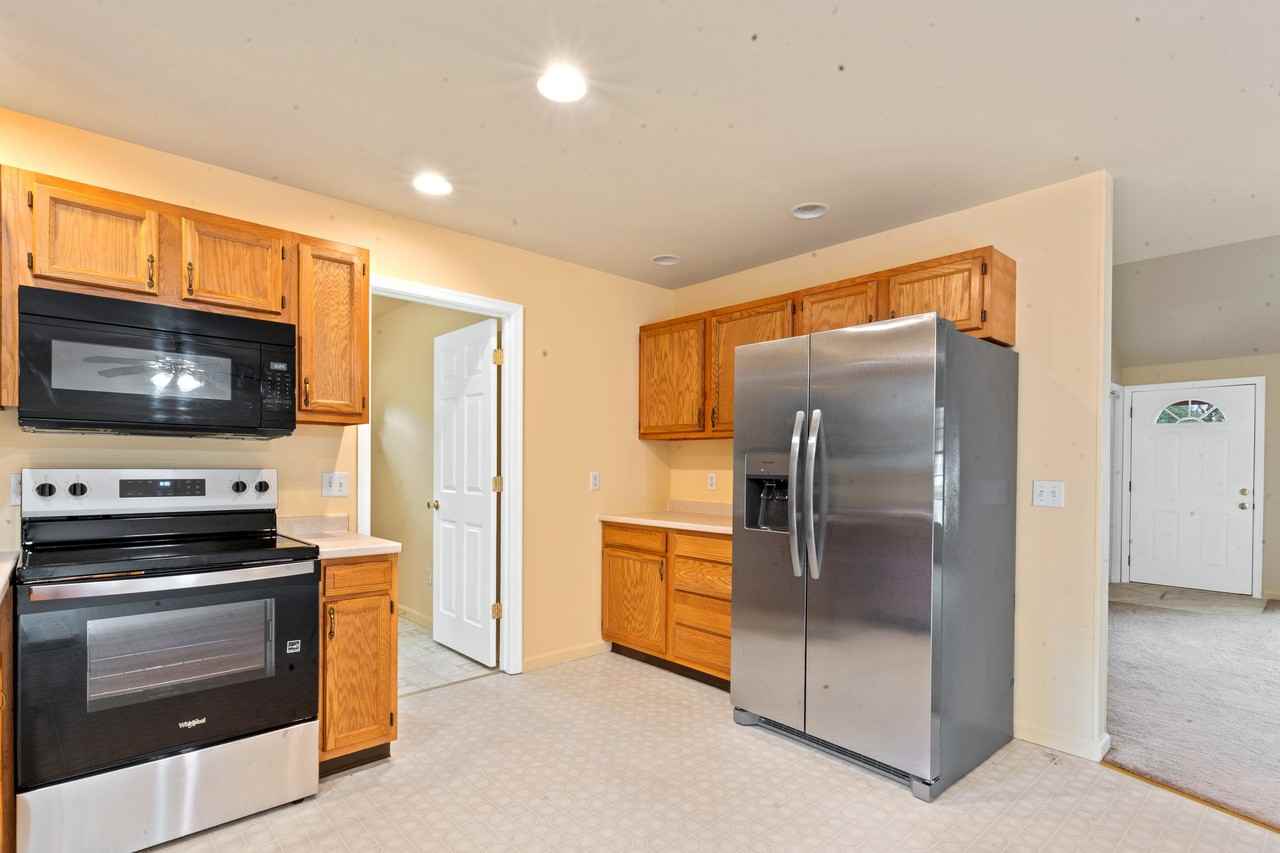 30540 Brannigan Dr - Photo 5 of 18