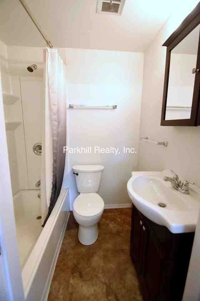 10 Oakwood Dr #10 - Photo 5 of 8