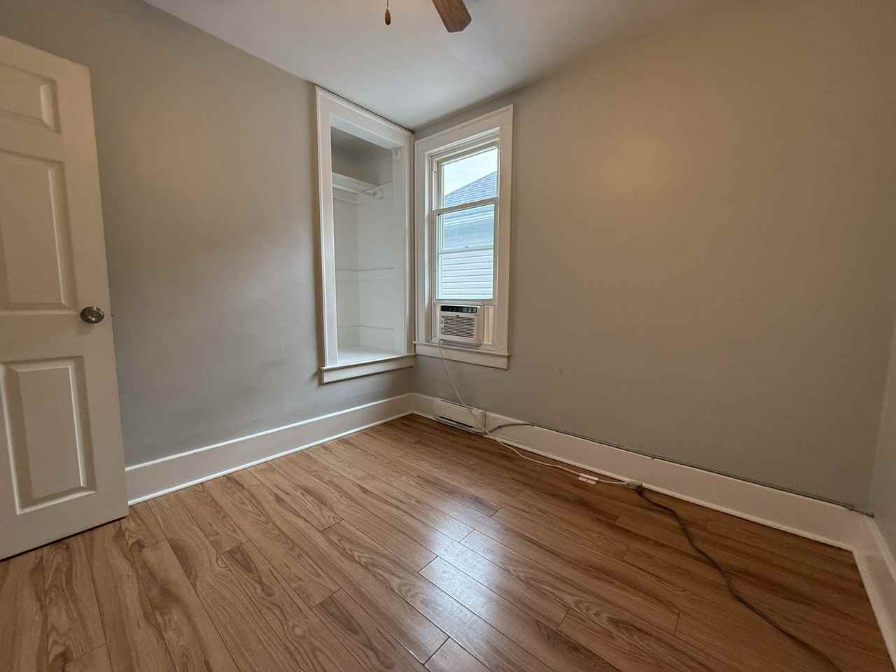 1094 Niagara Street - Photo 7 of 14