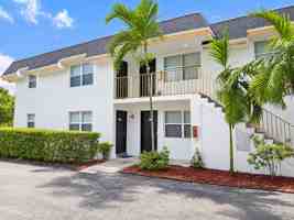 featured image of 5961 Sw 41st St