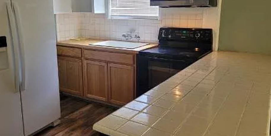 5032 Fremont St #NA - Photo 2 of 4