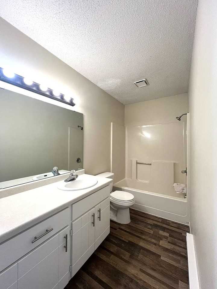 406 Timberlane Dr #2 - Photo 6 of 7