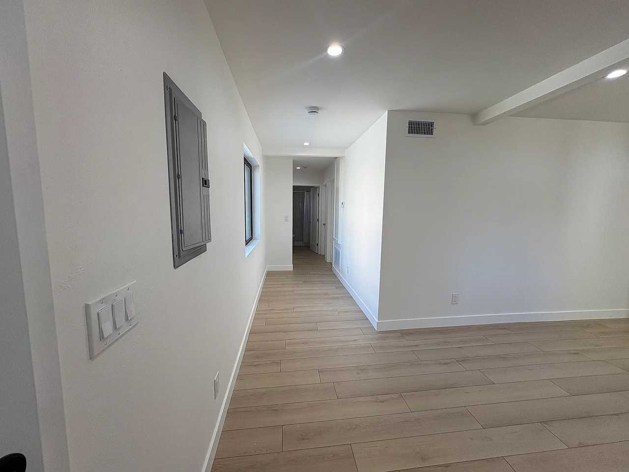 1746 1/2 Carmona Ave #NA - Photo 3 of 11