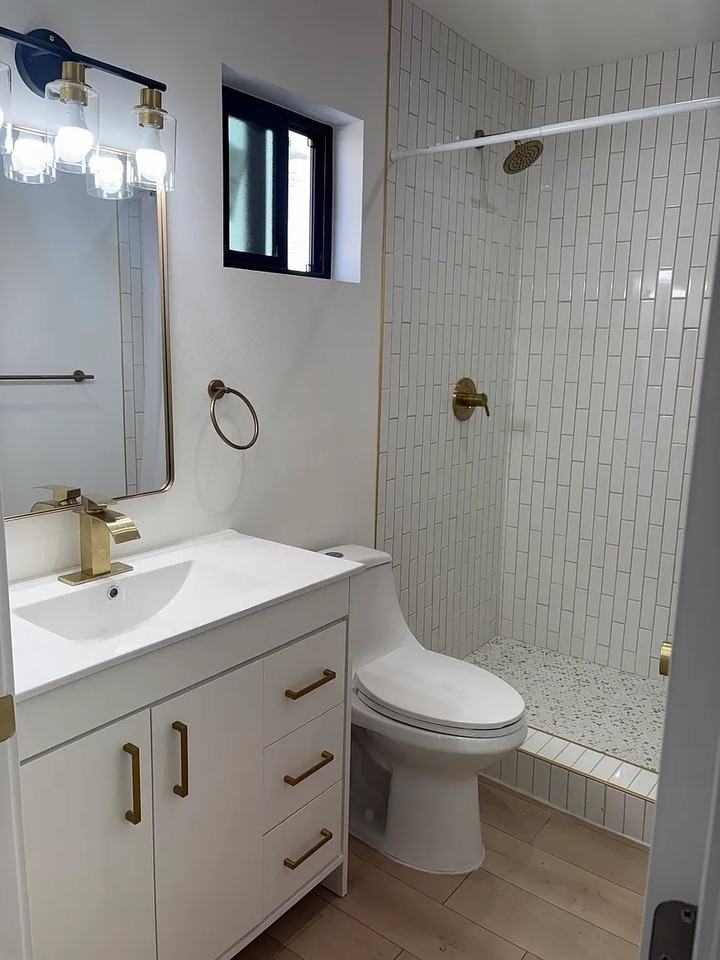 1746 1/2 Carmona Ave #NA - Photo 4 of 11