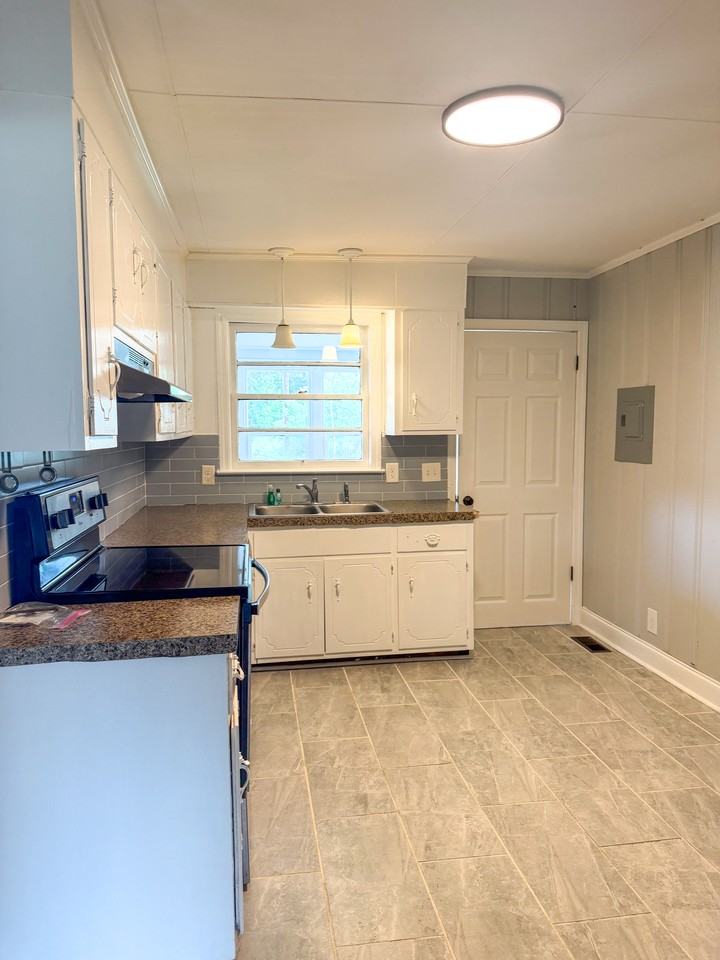 3501 Highmarket St #B - Photo 5 of 16