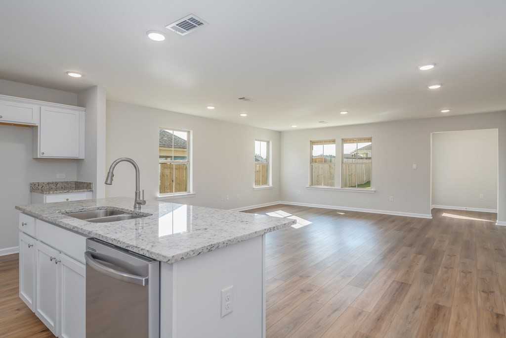 605 Ridgeland Rd #NA - Photo 2 of 13