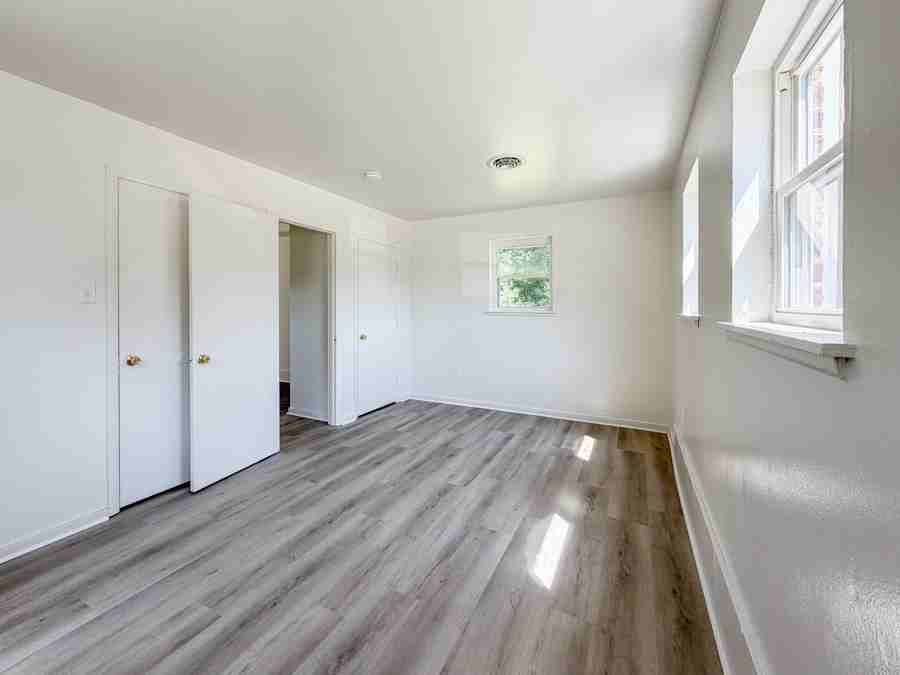 2563 Noel St #2563 - Photo 7 of 11