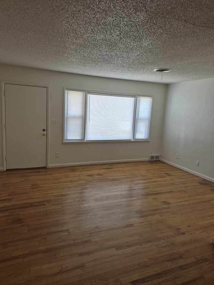4100 Crockett St #NA - Photo 2 of 19