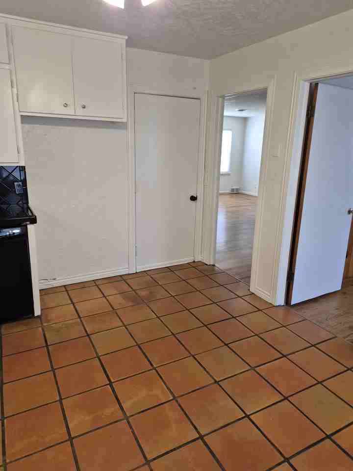 4100 Crockett St #NA - Photo 7 of 19