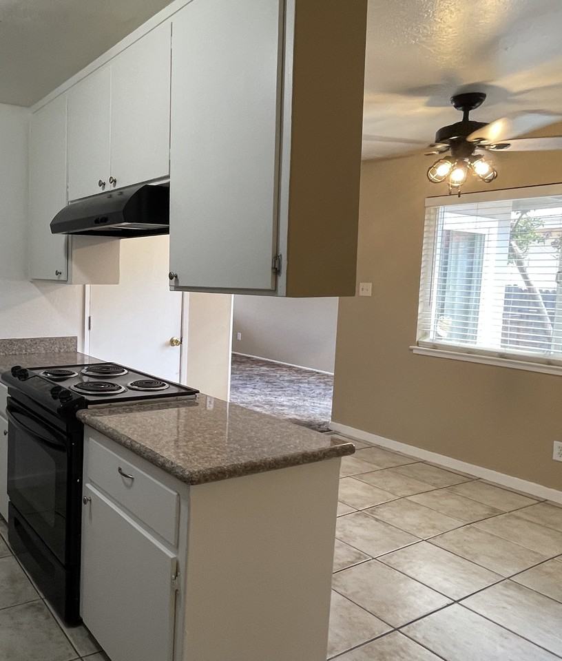 10451 Buena Plaza Cir #NA - Photo 6 of 13