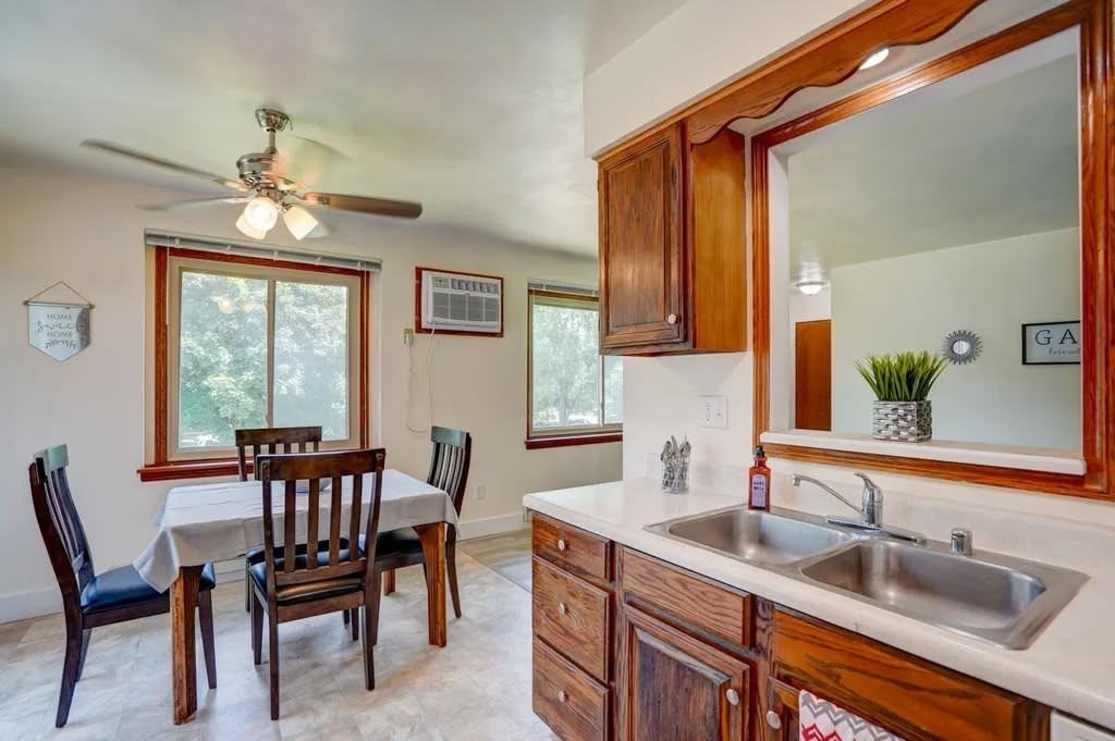 42 Park Heights Ct #3 - Photo 4 of 14