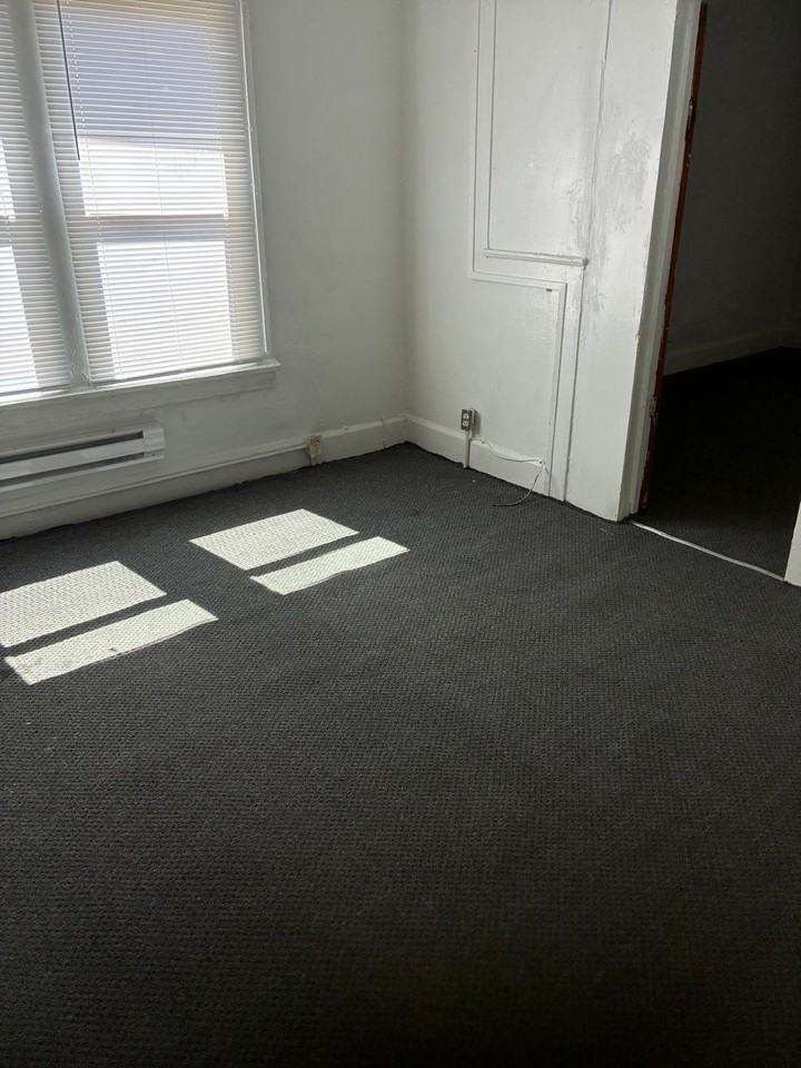 731 Lynn St #NA - Photo 2 of 34