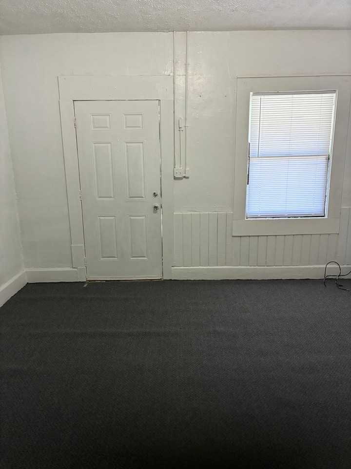 731 Lynn St #NA - Photo 3 of 34