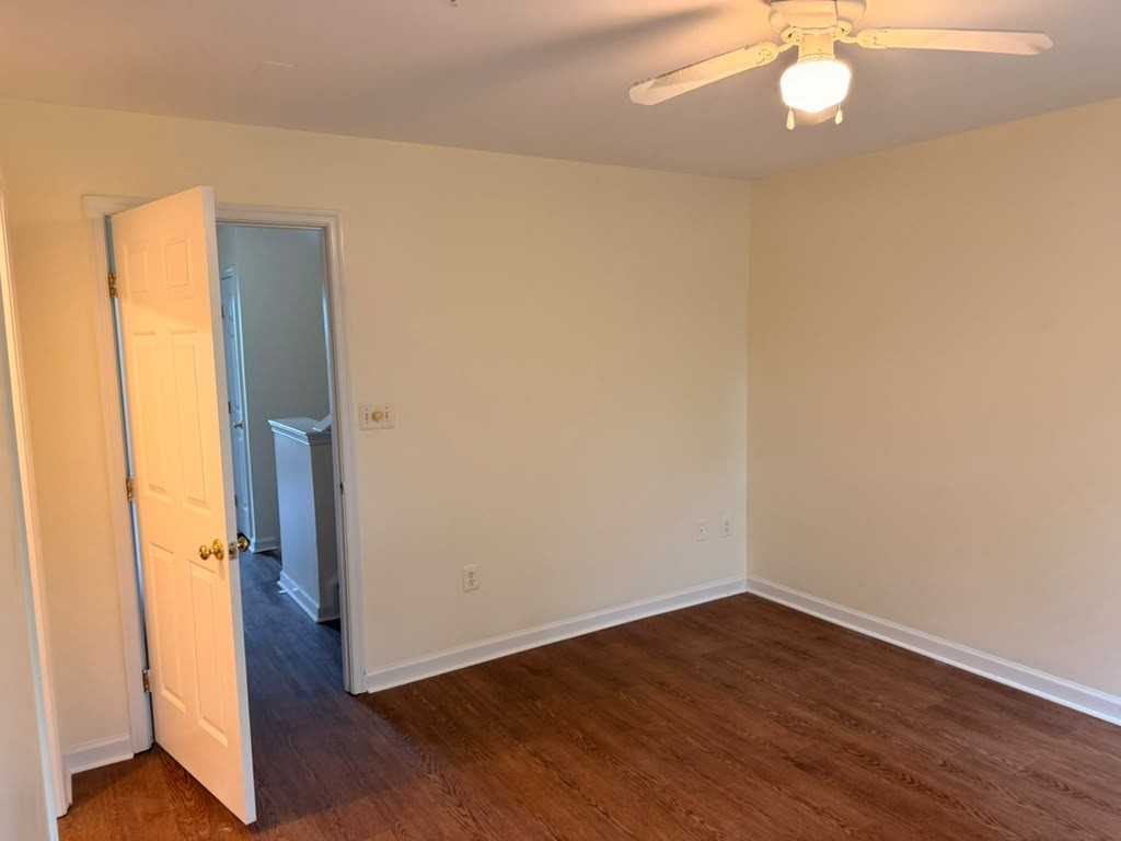 590 Eisenhower Dr #1 - Photo 5 of 8