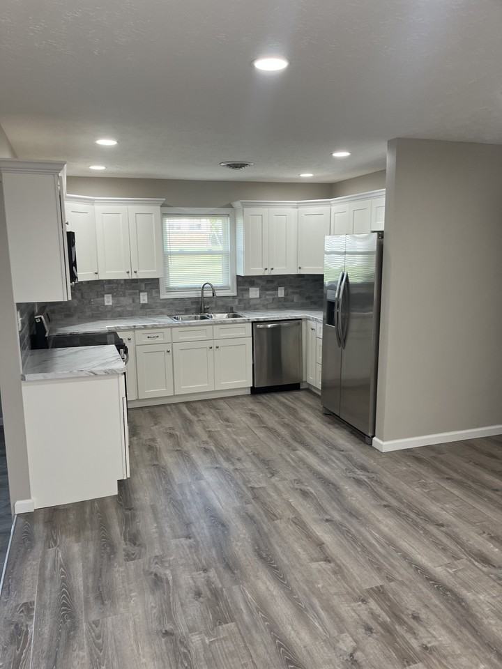285 Paris Dr #NA - Photo 2 of 13