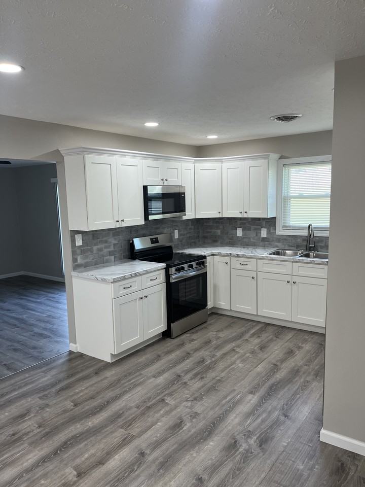 285 Paris Dr #NA - Photo 4 of 13