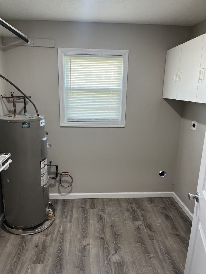285 Paris Dr #NA - Photo 6 of 13