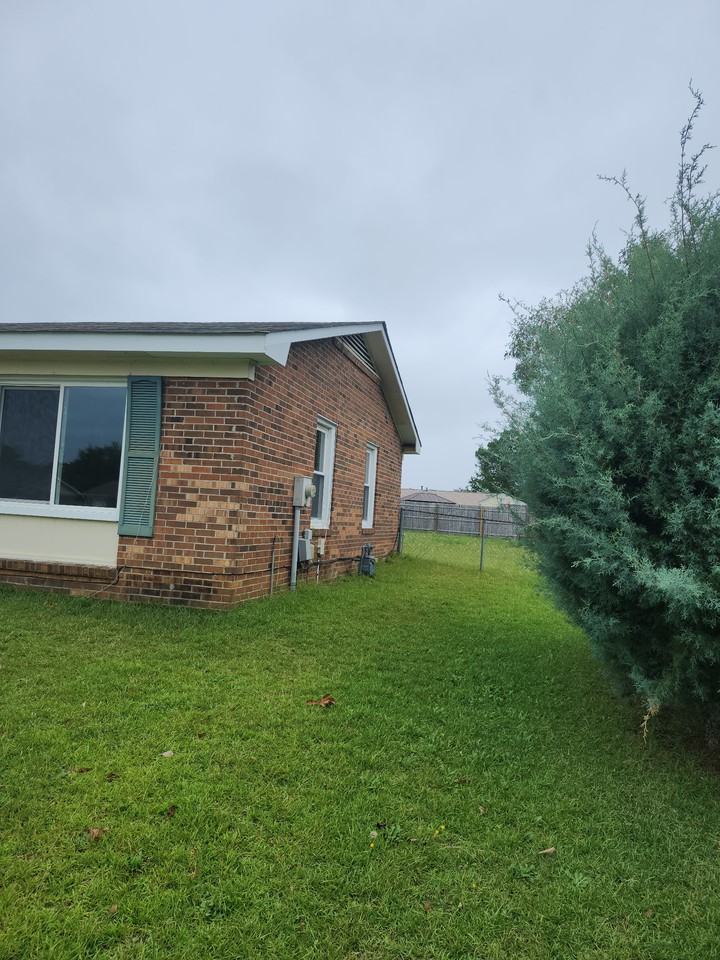 158 Brocton Dr #NA - Photo 6 of 13