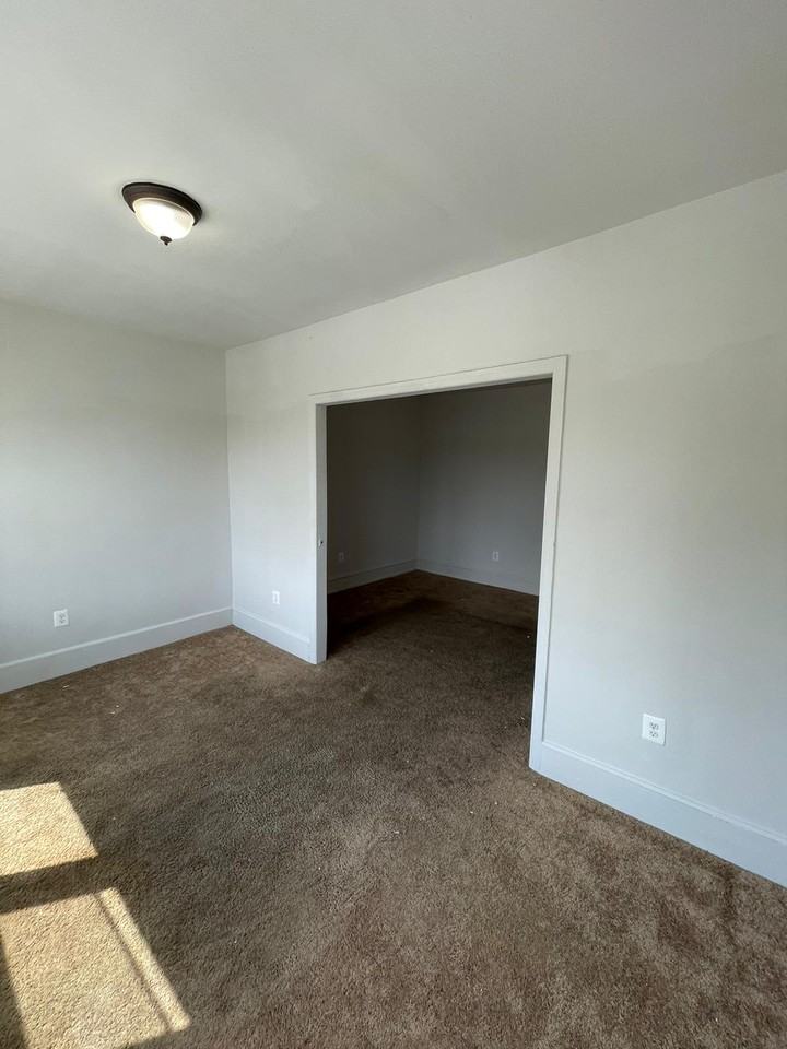 6007 Spruce St #2 - Photo 2 of 18
