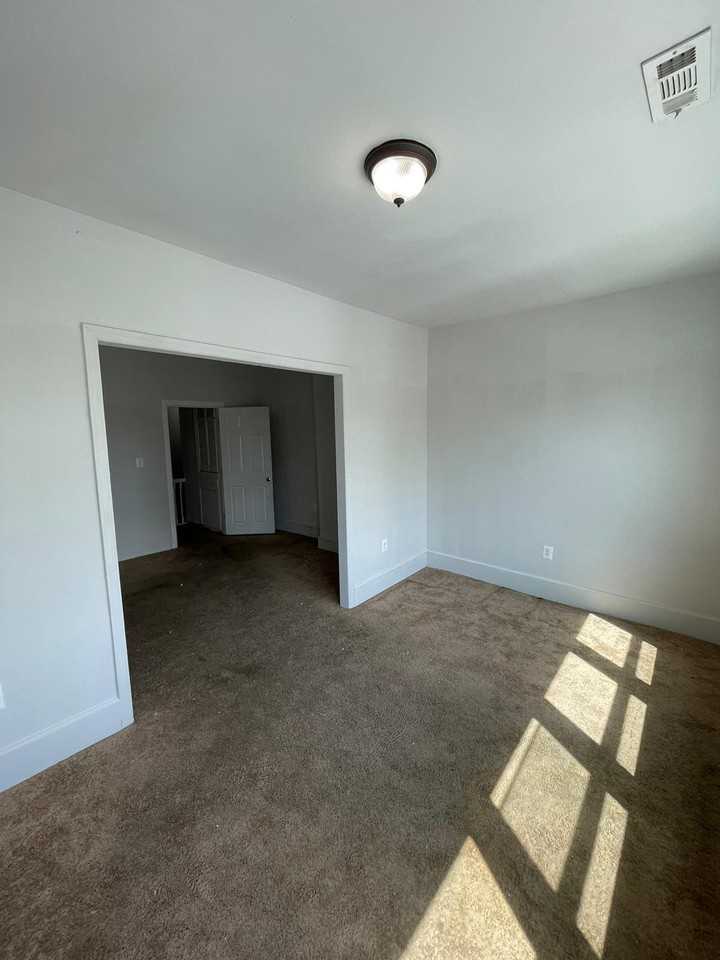 6007 Spruce St #2 - Photo 3 of 18