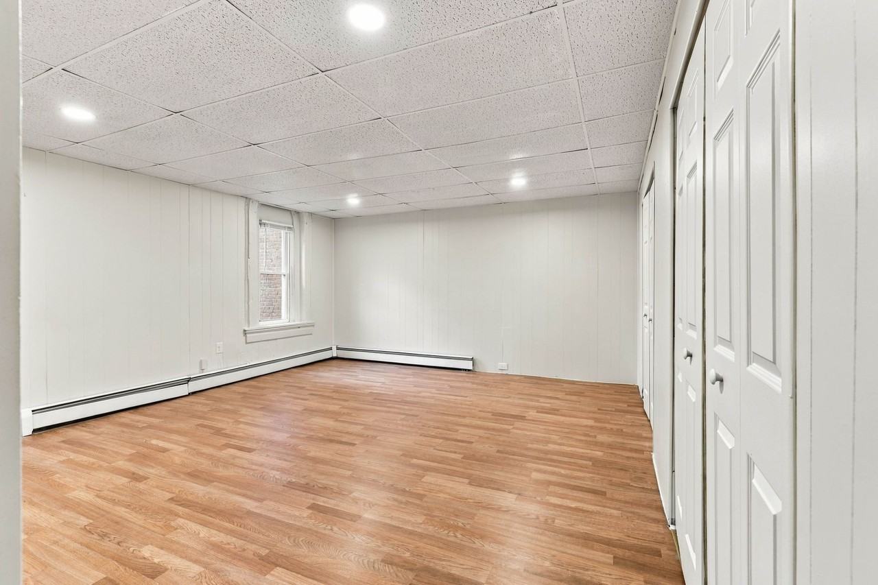 118-122 118-122 West Market Street -  120 W Market St - #1 - Photo 7 of 15