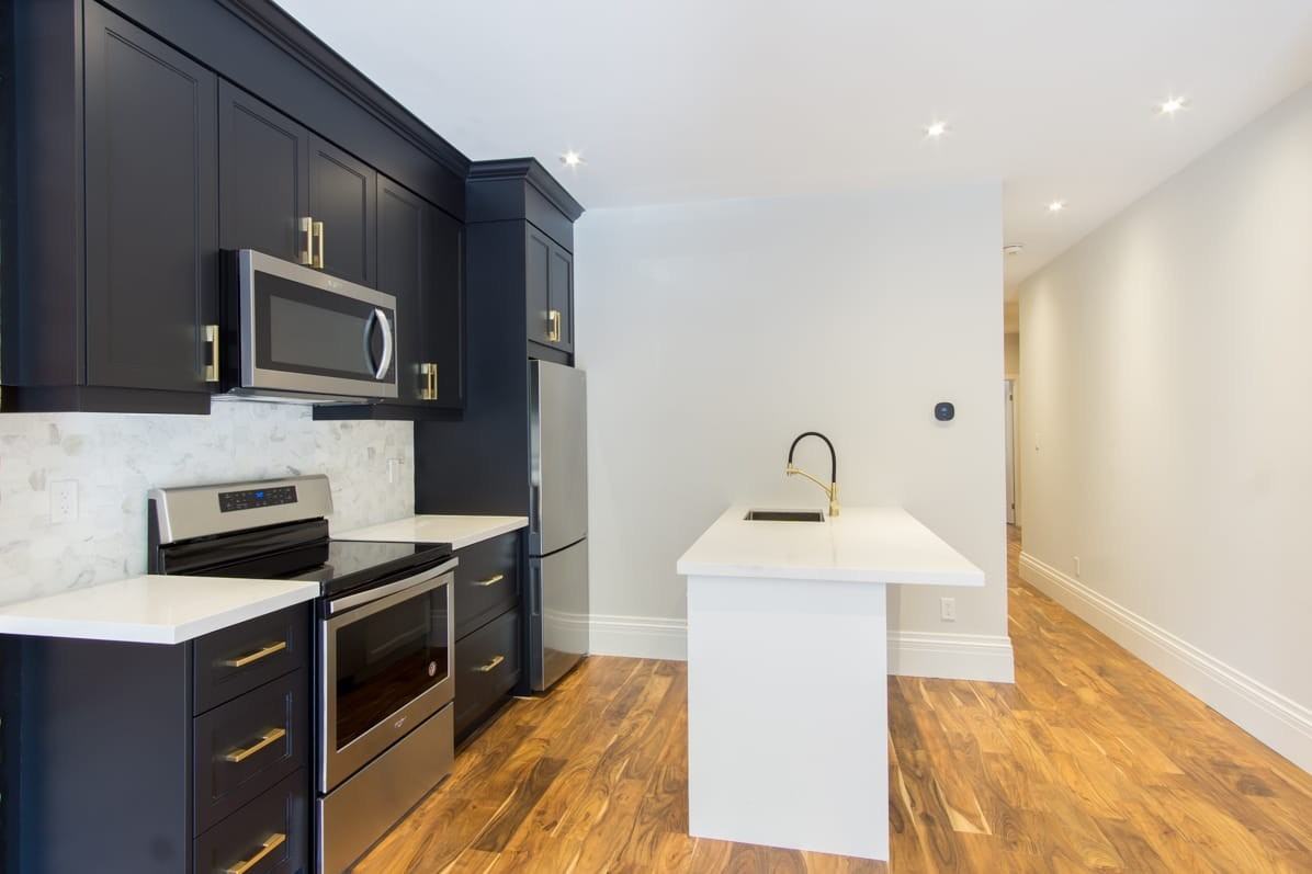936 Dundas Street East #MAIN - Photo 3 of 13